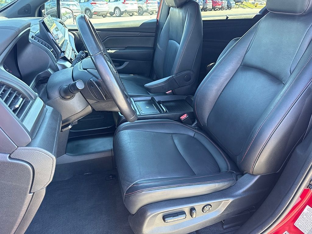 2025 Honda Odyssey Sport L - Photo 16
