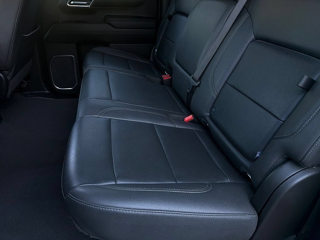 2024 GMC Sierra 1500 SLT - Photo 12