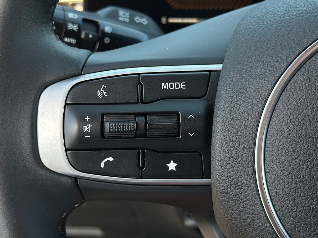 2025 Kia K5 GT-Line - Photo 19