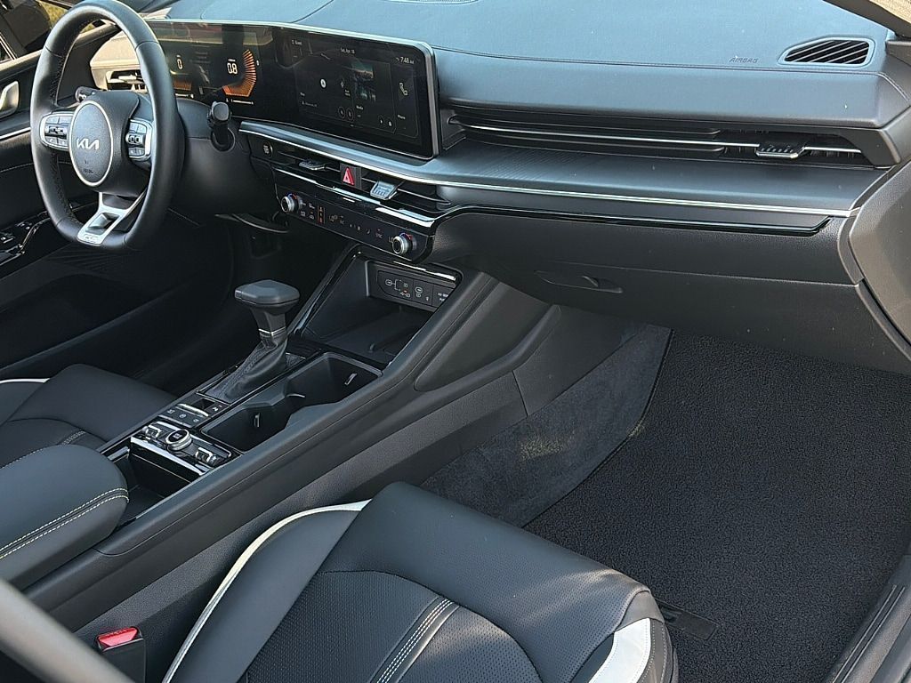 2025 Kia K5 GT-Line - Photo 24