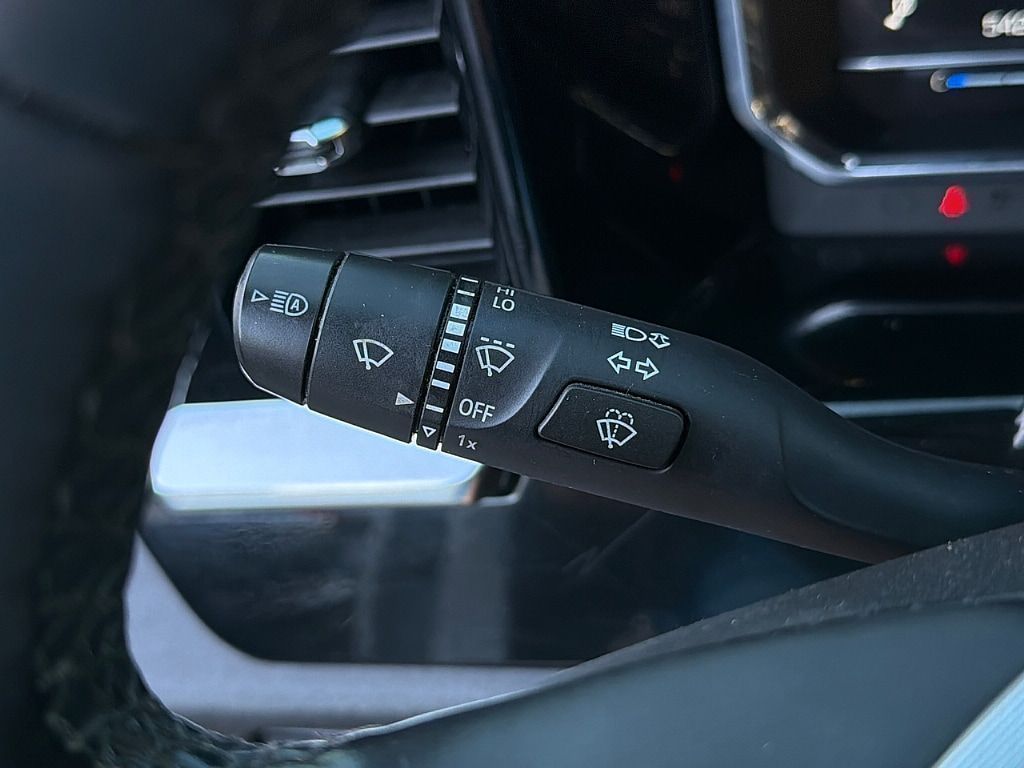 2024 GMC Sierra 1500 SLT - Photo 18