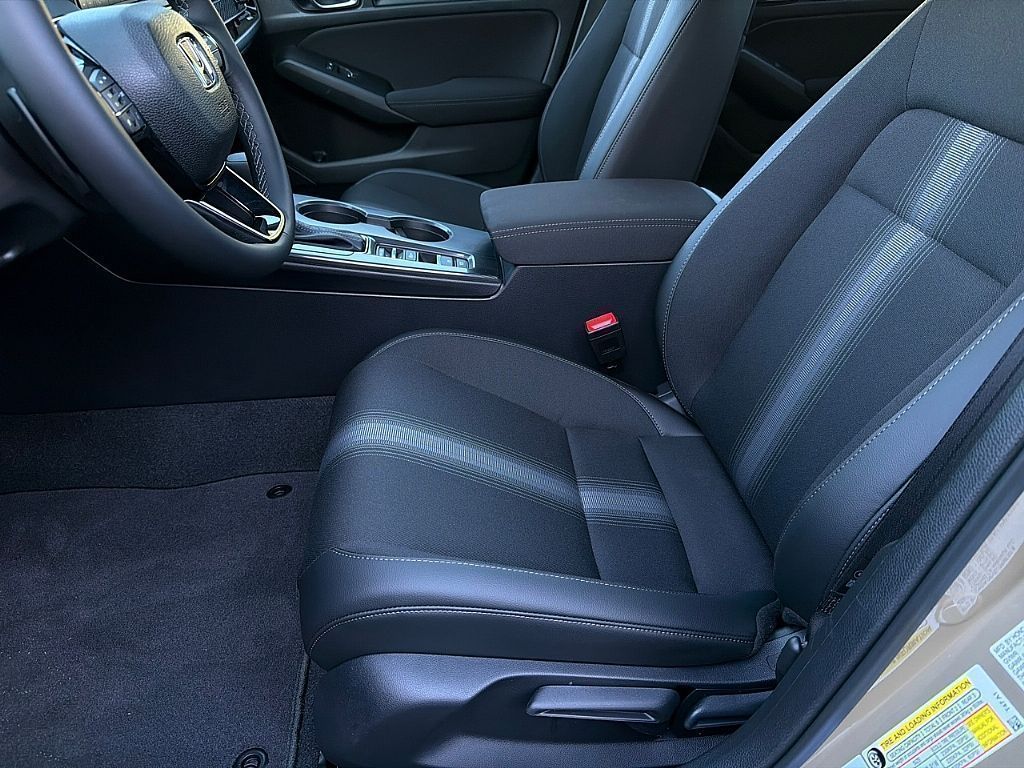 2026 Honda Civic Hatchback Sport - Photo 11