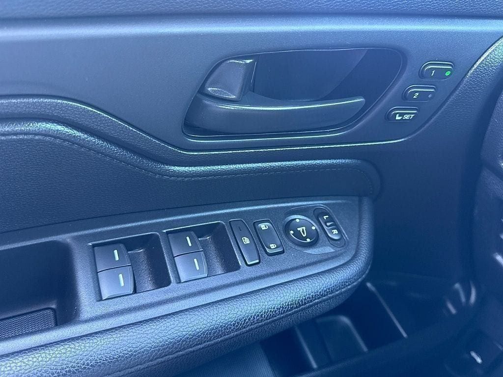 2025 Honda Odyssey Sport L - Photo 24