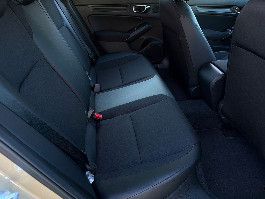 2026 Honda Civic Hatchback Sport - Photo 24