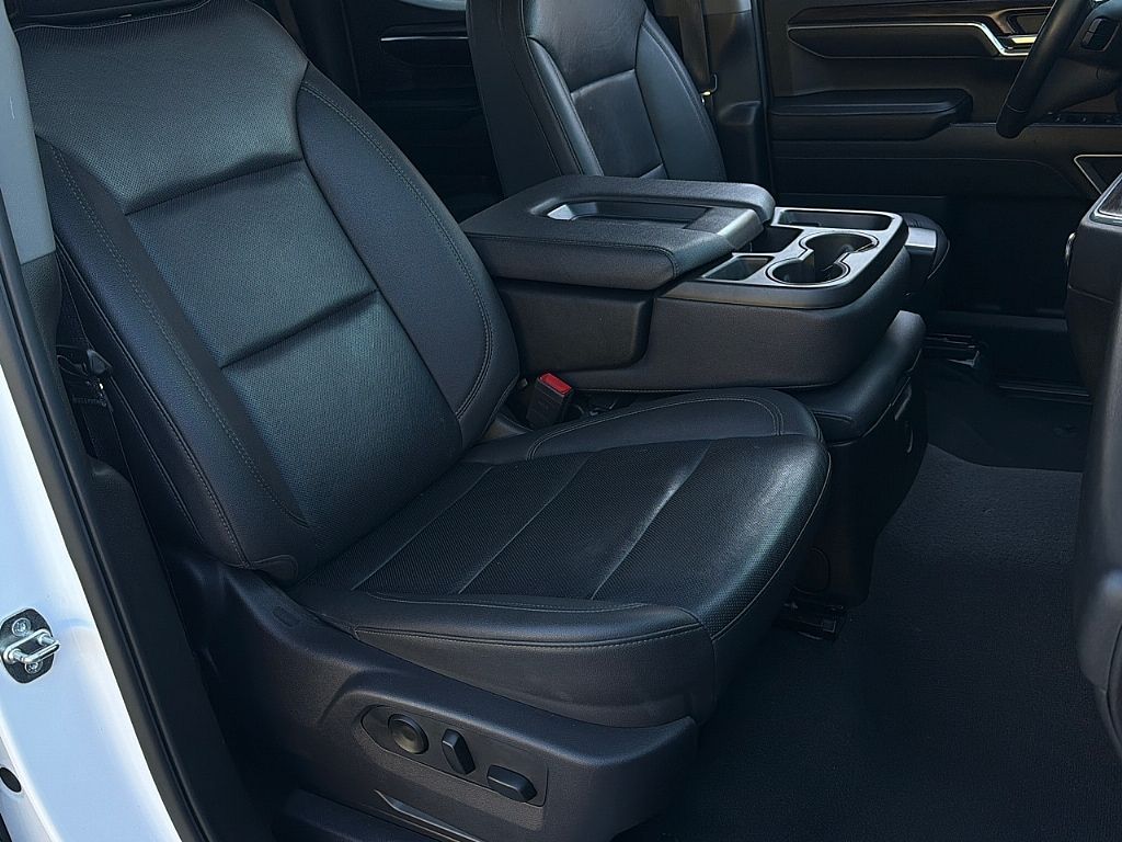 2024 GMC Sierra 1500 SLT - Photo 21