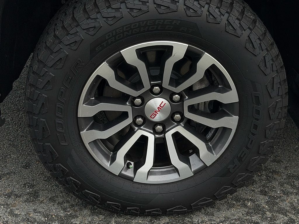 2023 GMC Sierra 1500 AT4 - Photo 7