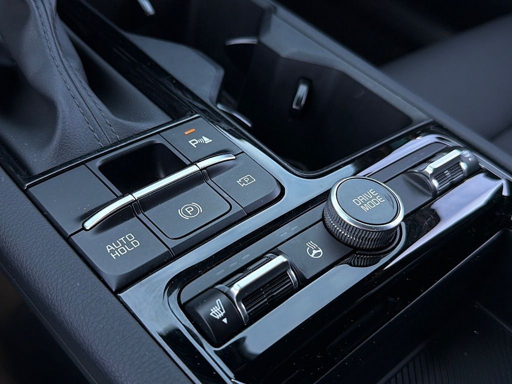2025 Kia K5 GT-Line - Photo 18