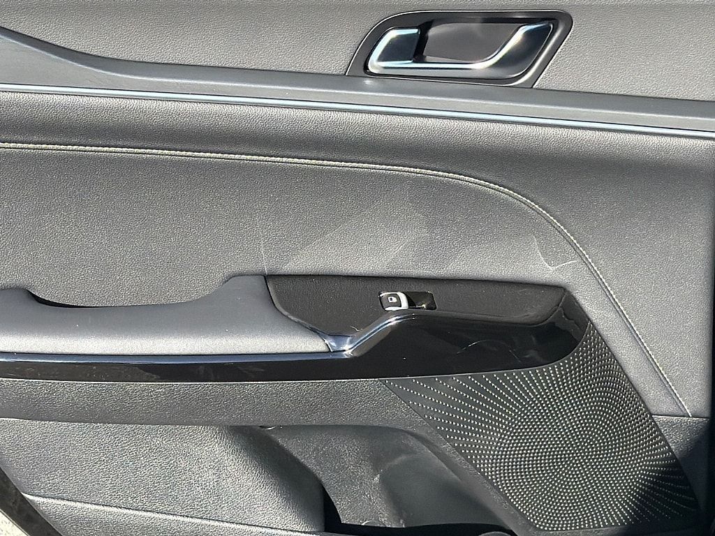 2025 Kia K5 GT-Line - Photo 12