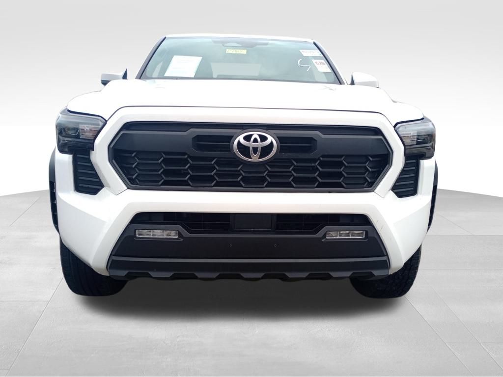 2024 Toyota Tacoma photo 2