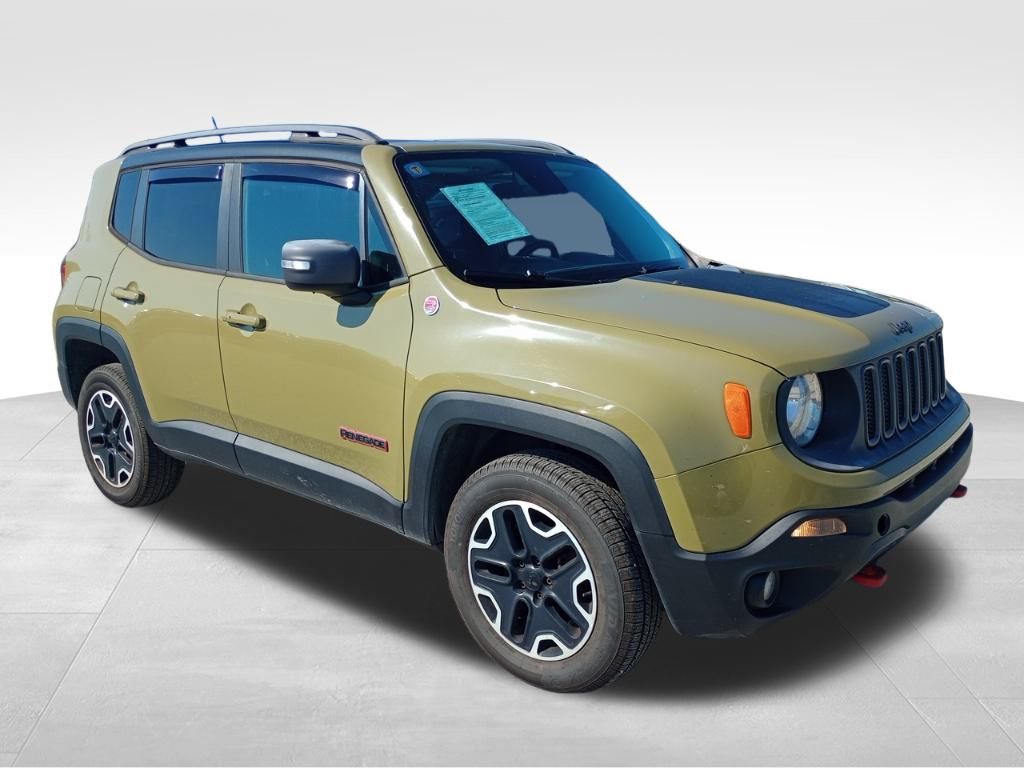 2015 Jeep Renegade Trailhawk photo 2