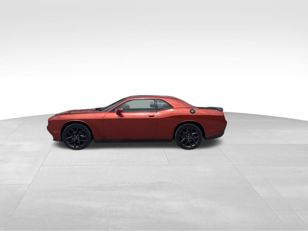 2022 Dodge Challenger SXT photo 2