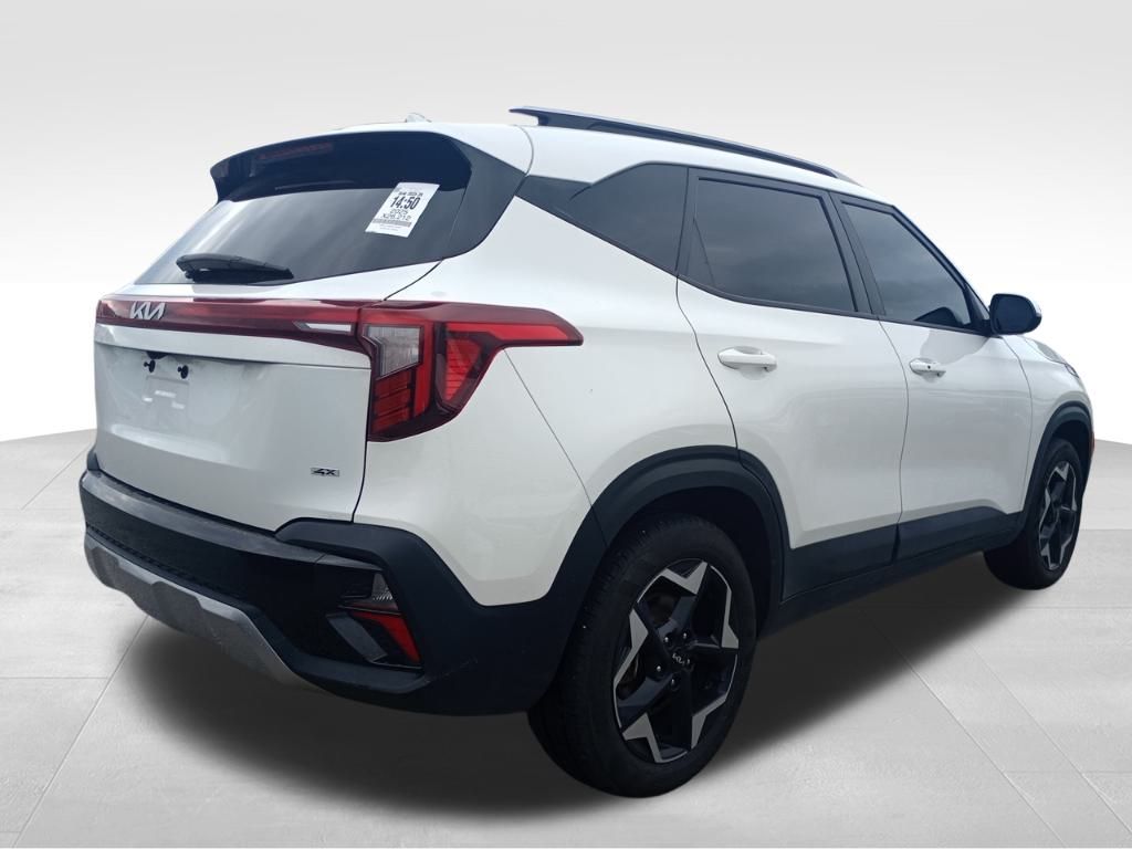 2025 Kia Seltos S photo 3