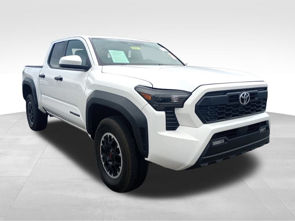 2024 Toyota Tacoma photo 3