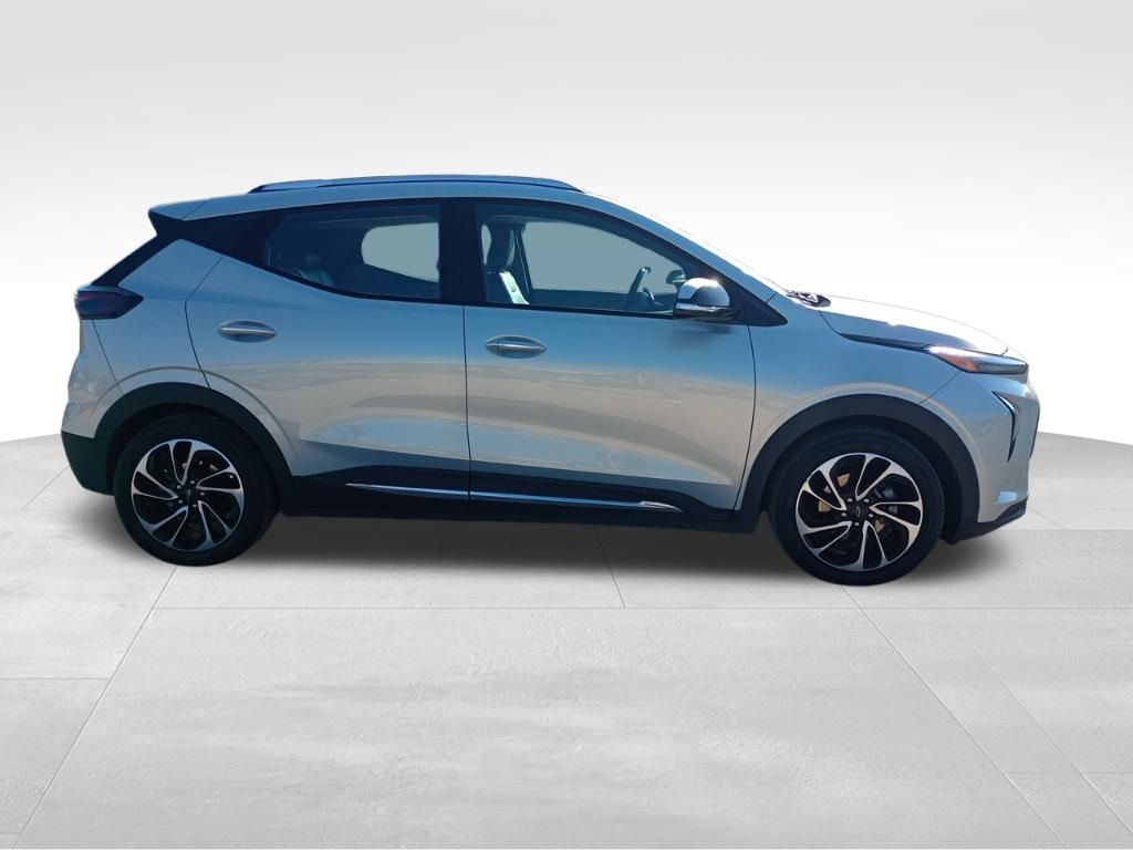 2022 Chevrolet Bolt EUV Premier photo 4