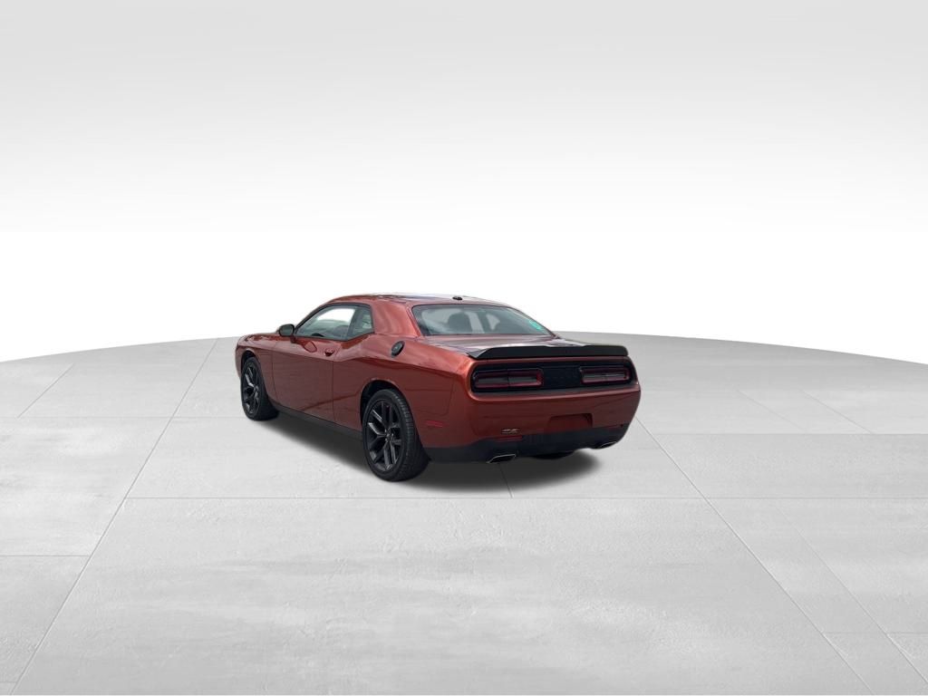 2022 Dodge Challenger SXT photo 3