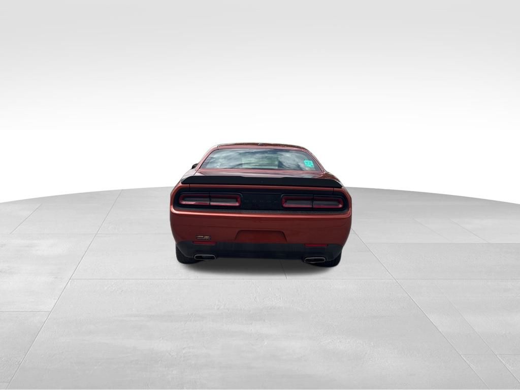 2022 Dodge Challenger SXT photo 4