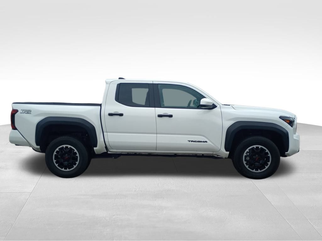 2024 Toyota Tacoma photo 4