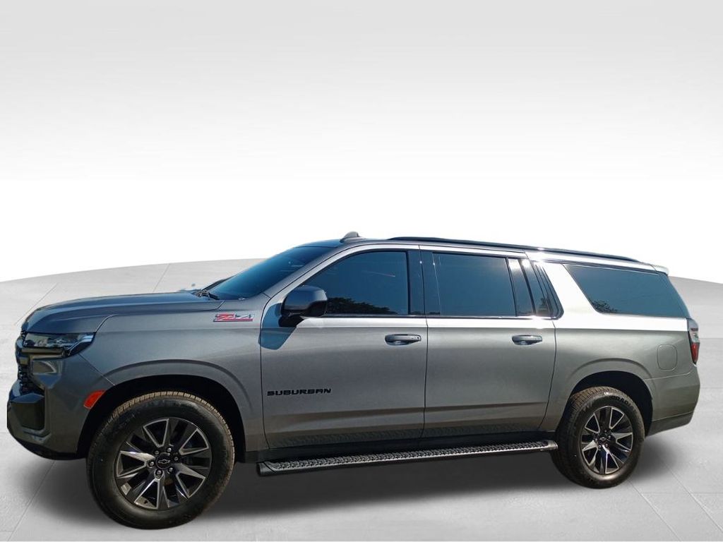 2022 Chevrolet Suburban Z71 photo 2