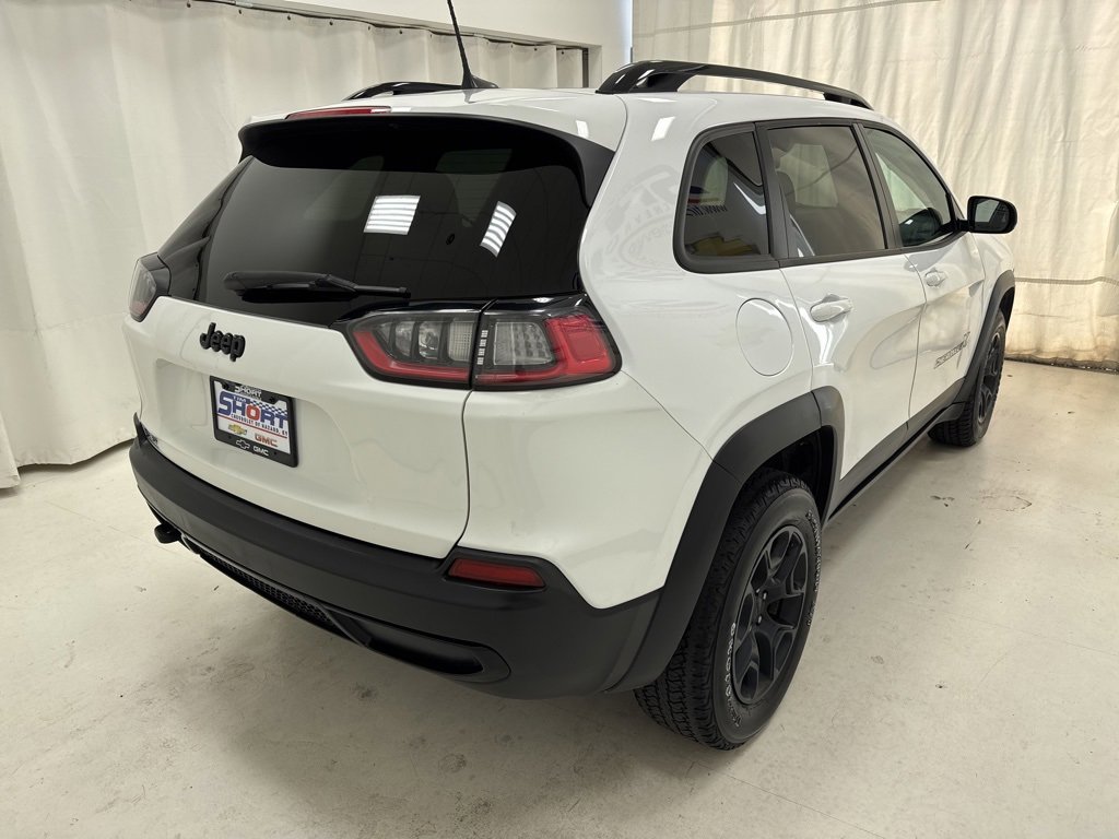 2022 Jeep Cherokee Latitude photo 2