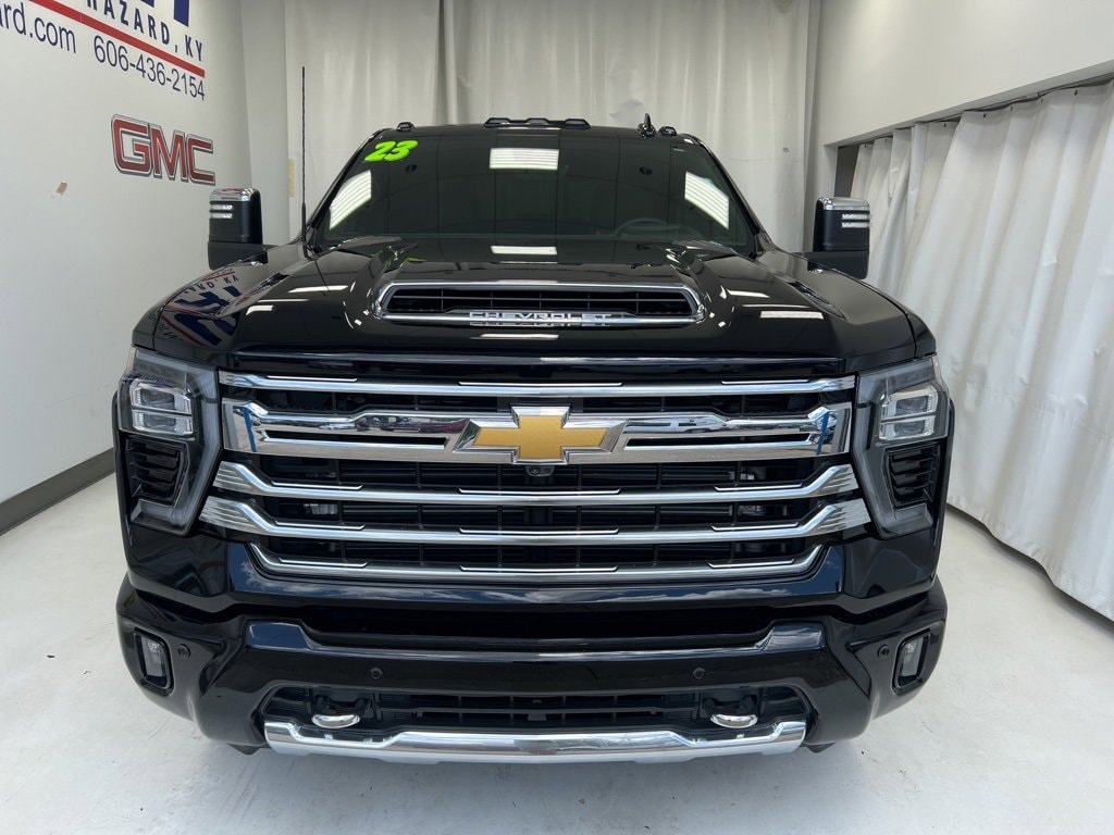 Used 2025 Chevrolet Silverado 2500HD High Country with VIN 1GC4KREY1SF138130 for sale in Hazard, KY