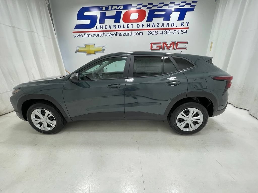 2026 Chevrolet Trax LS - Photo 9