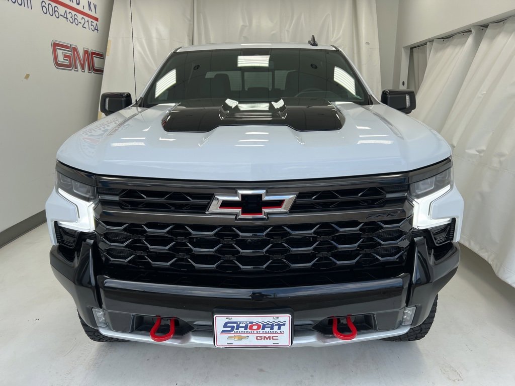 Used 2024 Chevrolet Silverado 1500 ZR2 with VIN 3GCUDHE80RG145633 for sale in Hazard, KY