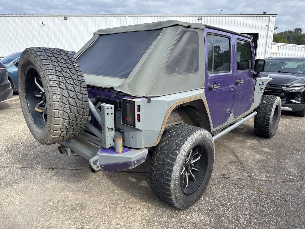 2017 Jeep Wrangler Unlimited Sahara photo 4