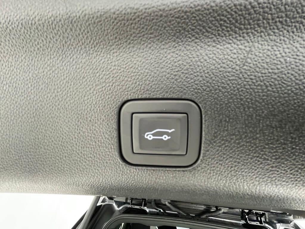 2026 Chevrolet Tahoe Premier - Photo 9