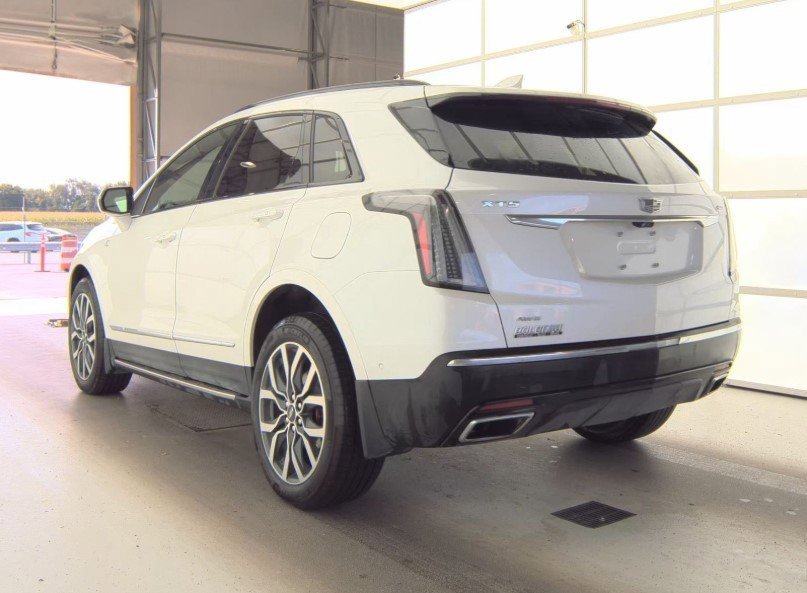 2023 Cadillac XT5 Sport photo 3