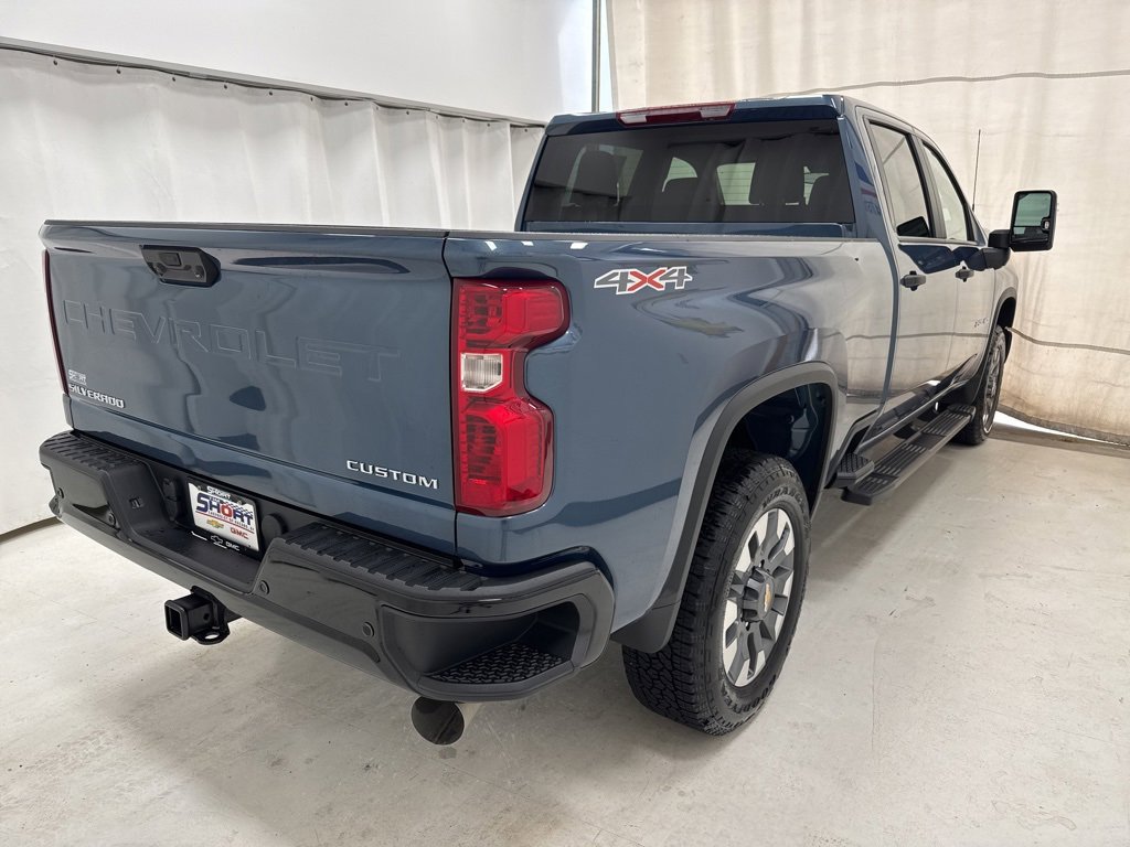 2026 Chevrolet Silverado 2500HD Custom photo 4