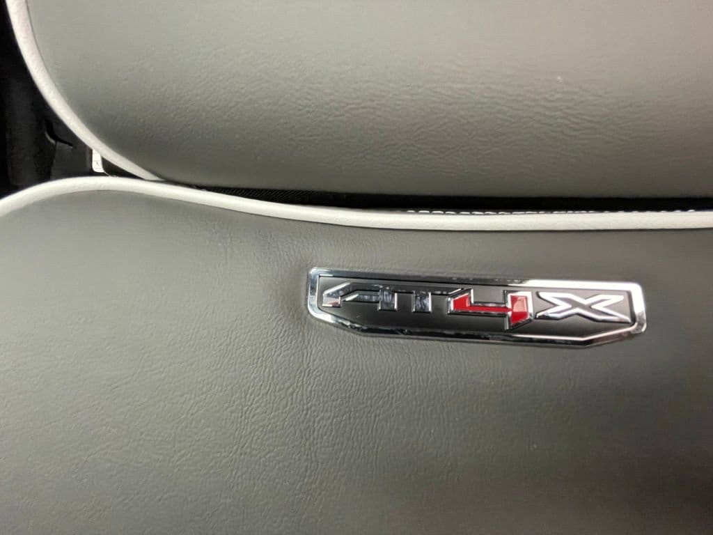 2026 GMC Sierra 1500 AT4X - Photo 21