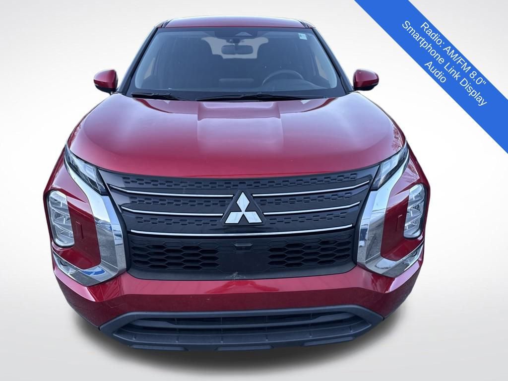 2022 Mitsubishi Outlander ES photo 2