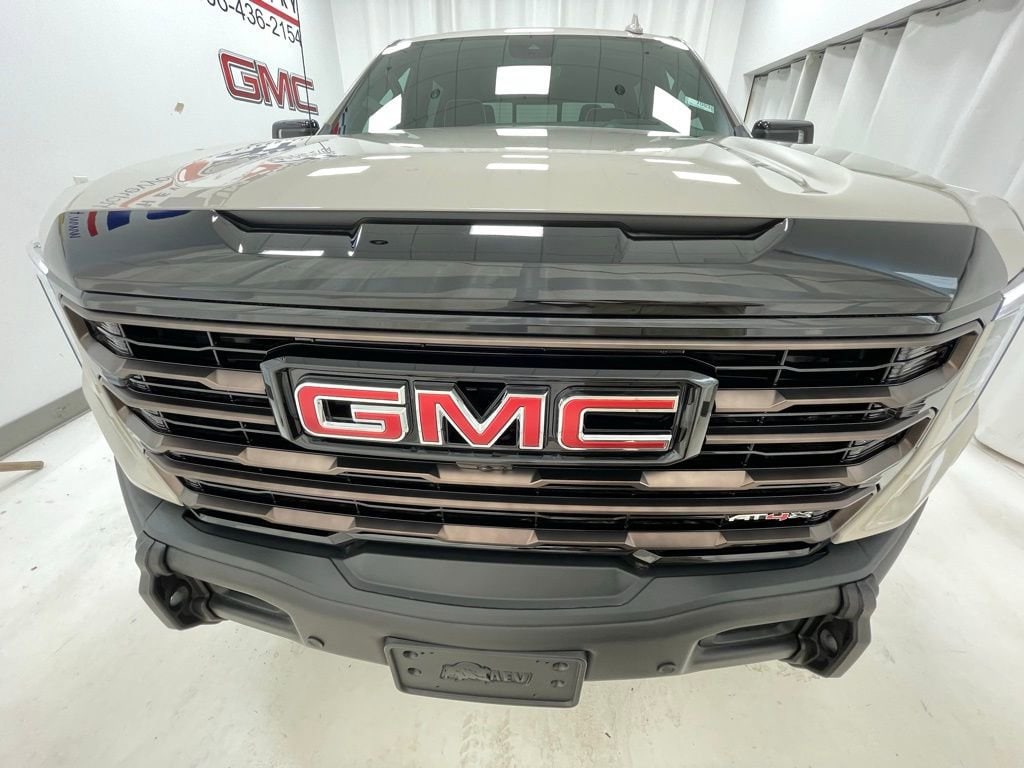 2026 GMC Sierra 1500 AT4X - Photo 4