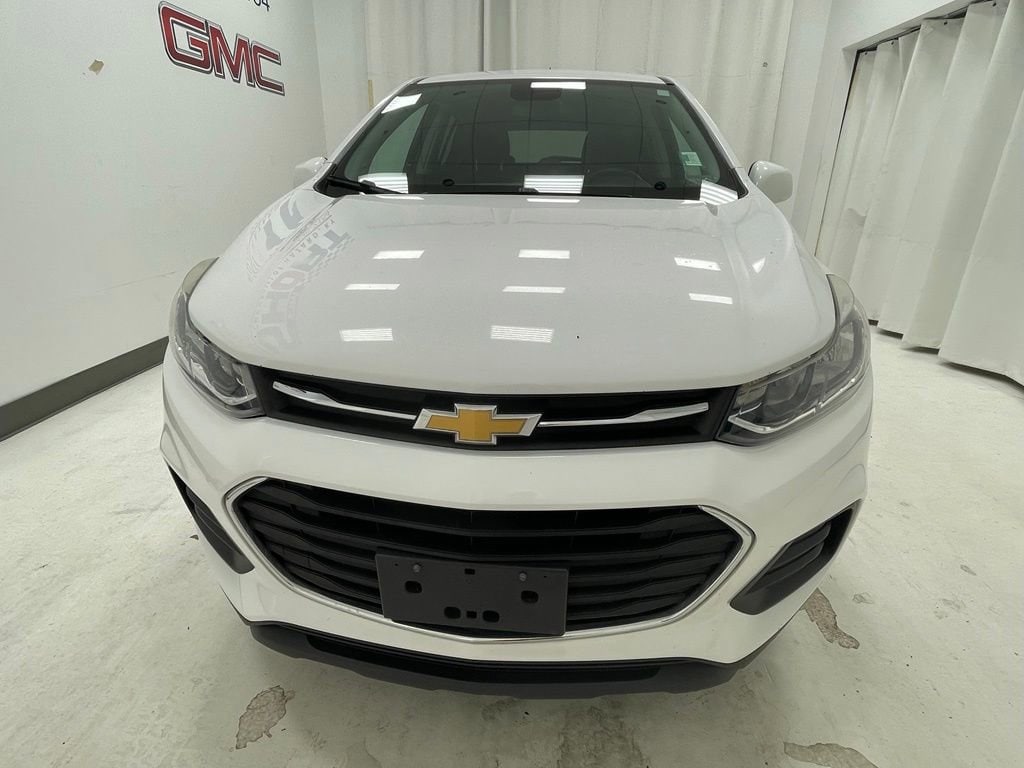 Used 2019 Chevrolet Trax LS with VIN 3GNCJNSB8KL249391 for sale in Hazard, KY