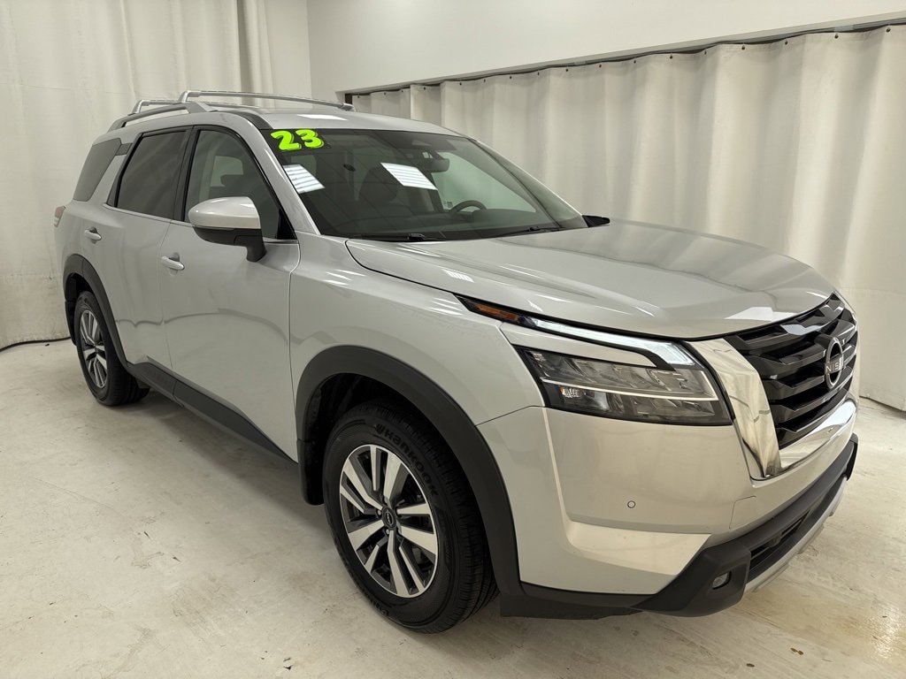 Used 2023 Nissan Pathfinder SL