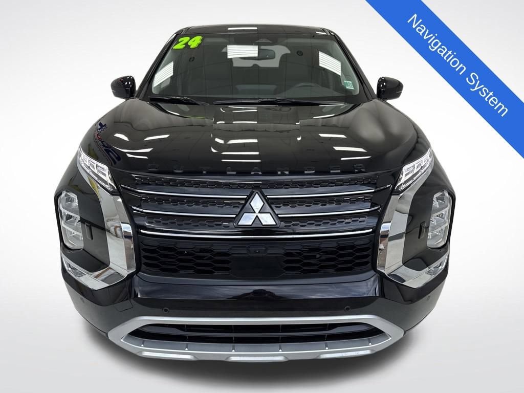 Used 2024 Mitsubishi Outlander Plug-In Hybrid SE