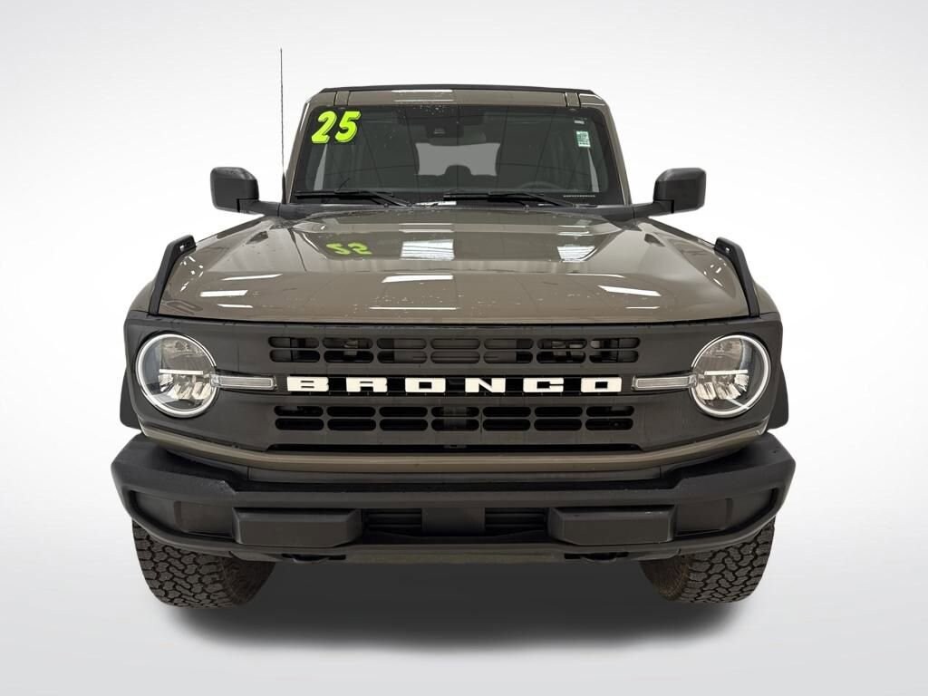 2025 Ford Bronco Base photo 2