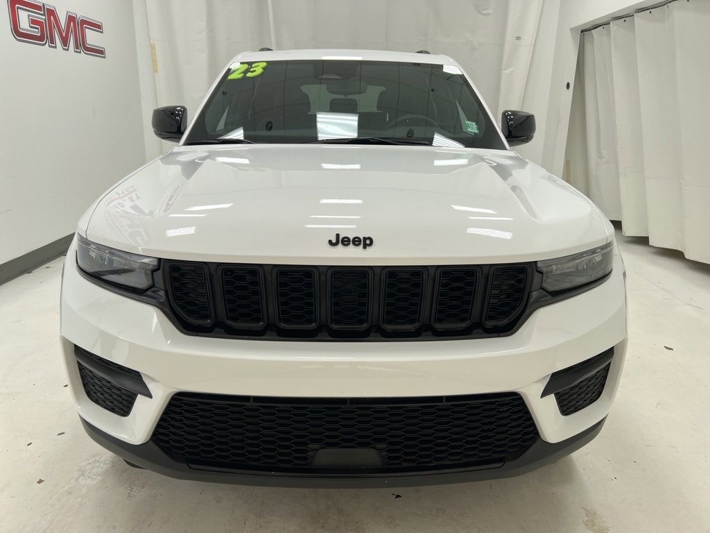 Used 2023 Jeep Grand Cherokee Altitude with VIN 1C4RJHAGXPC540690 for sale in Hazard, KY