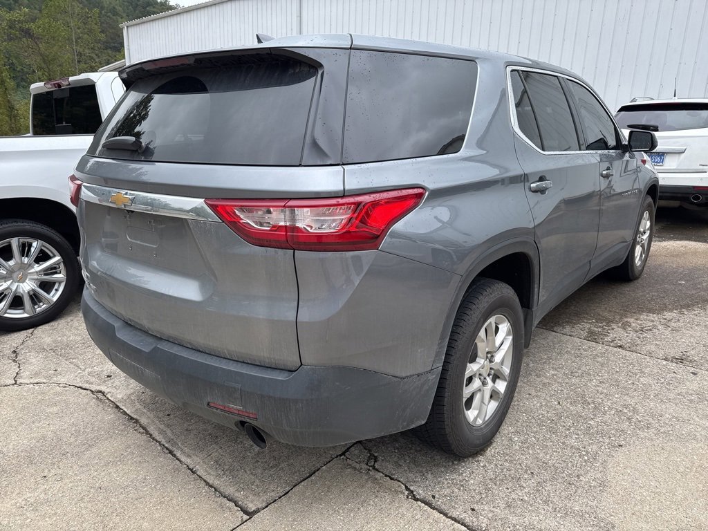 2021 Chevrolet Traverse LS photo 3