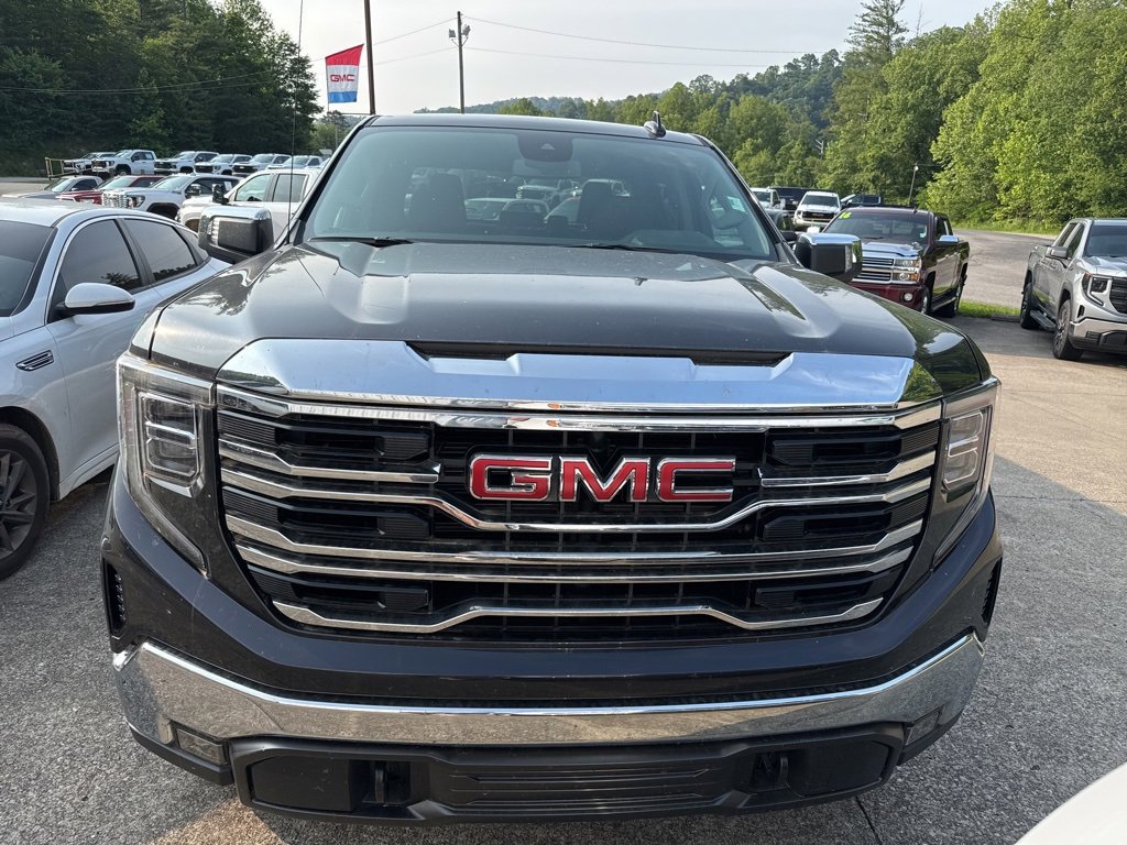 Used 2025 GMC Sierra 1500 SLT with VIN 1GTUUDED7SZ111281 for sale in Hazard, KY