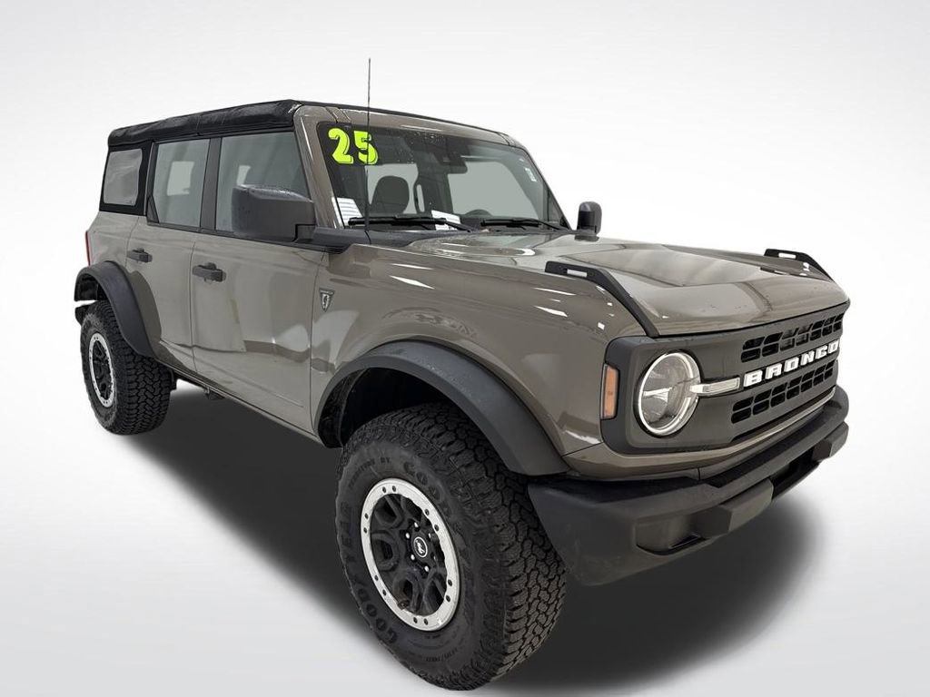 2025 Ford Bronco Base photo 3