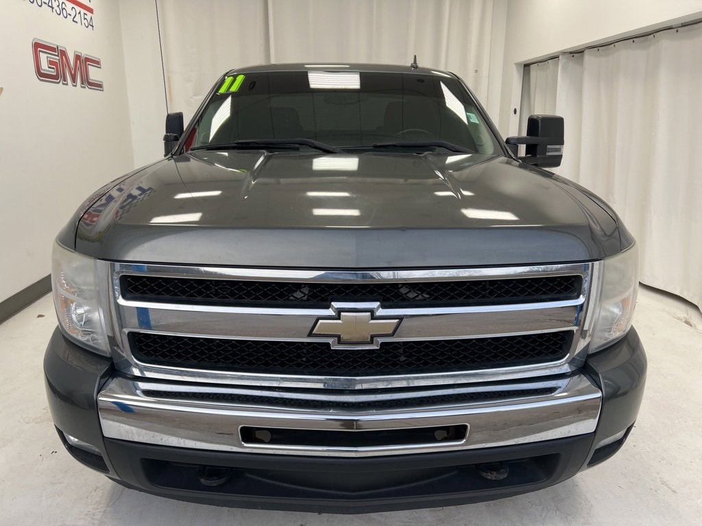 Used 2011 Chevrolet Silverado 1500 LT with VIN 3GCPKSE39BG104007 for sale in Hazard, KY