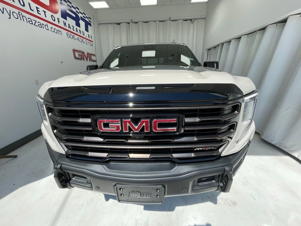 2026 GMC Sierra 1500 AT4X - Photo 2