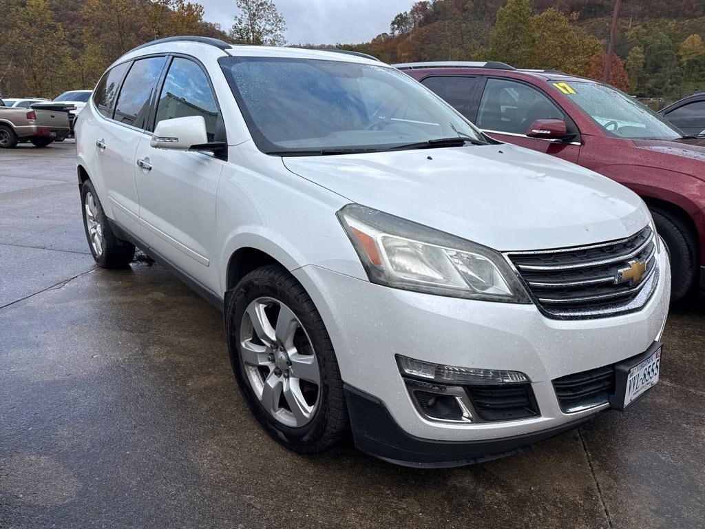 Used 2017 Chevrolet Traverse LT SUV