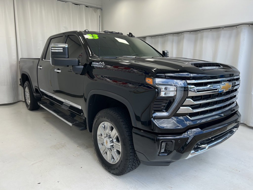 2025 Chevrolet Silverado 2500HD High Country photo 3