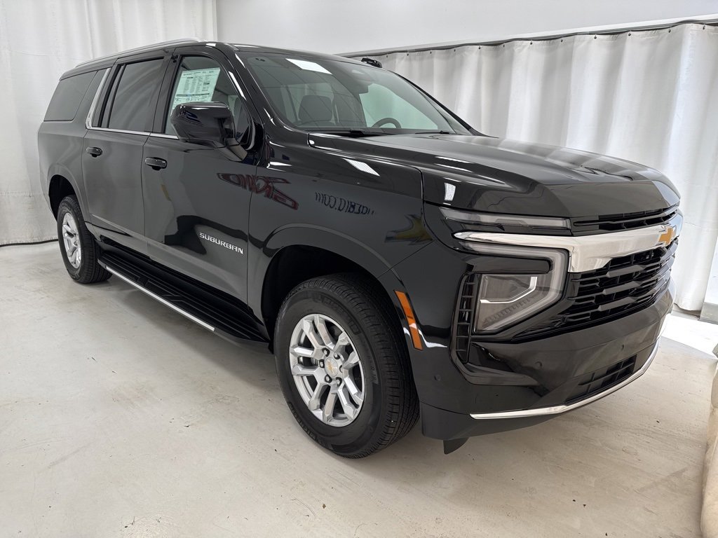 2025 Chevrolet Suburban LS photo 3
