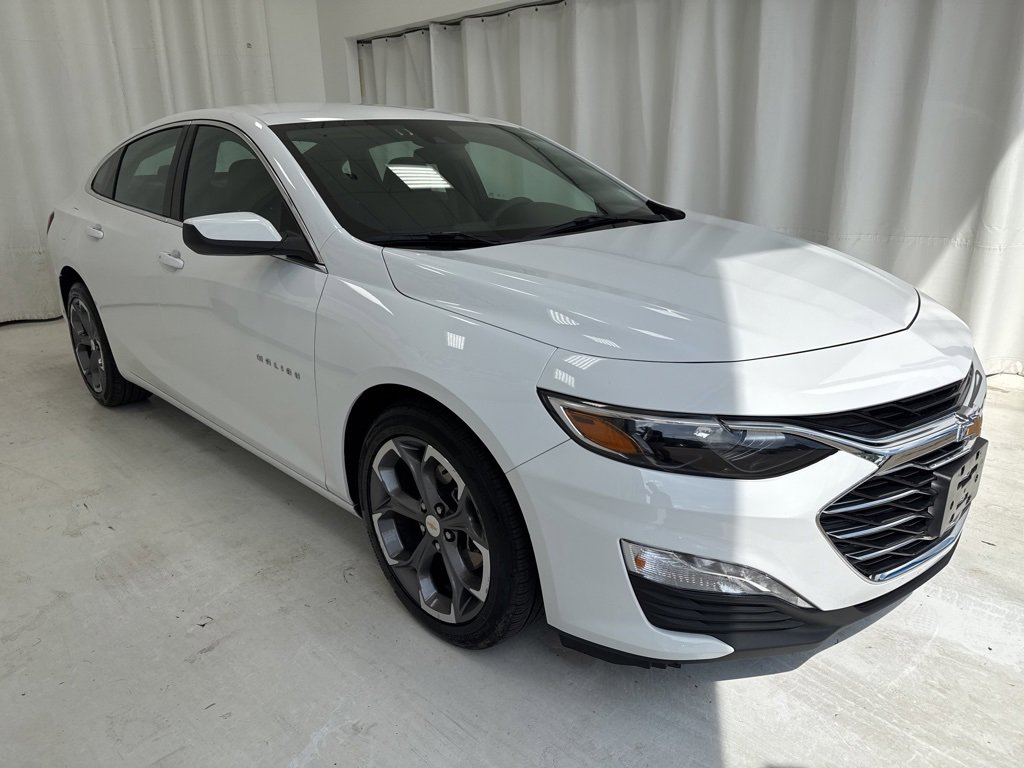 2024 Chevrolet Malibu 1LT photo 3