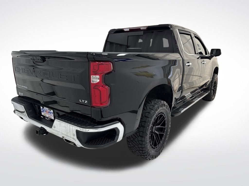 2023 Chevrolet Silverado 1500 LTZ photo 3