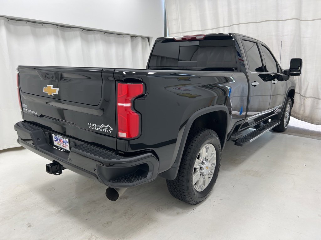 2025 Chevrolet Silverado 2500HD High Country photo 4