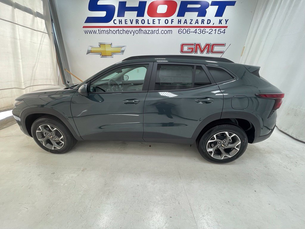 2026 Chevrolet Trax LT - Photo 9
